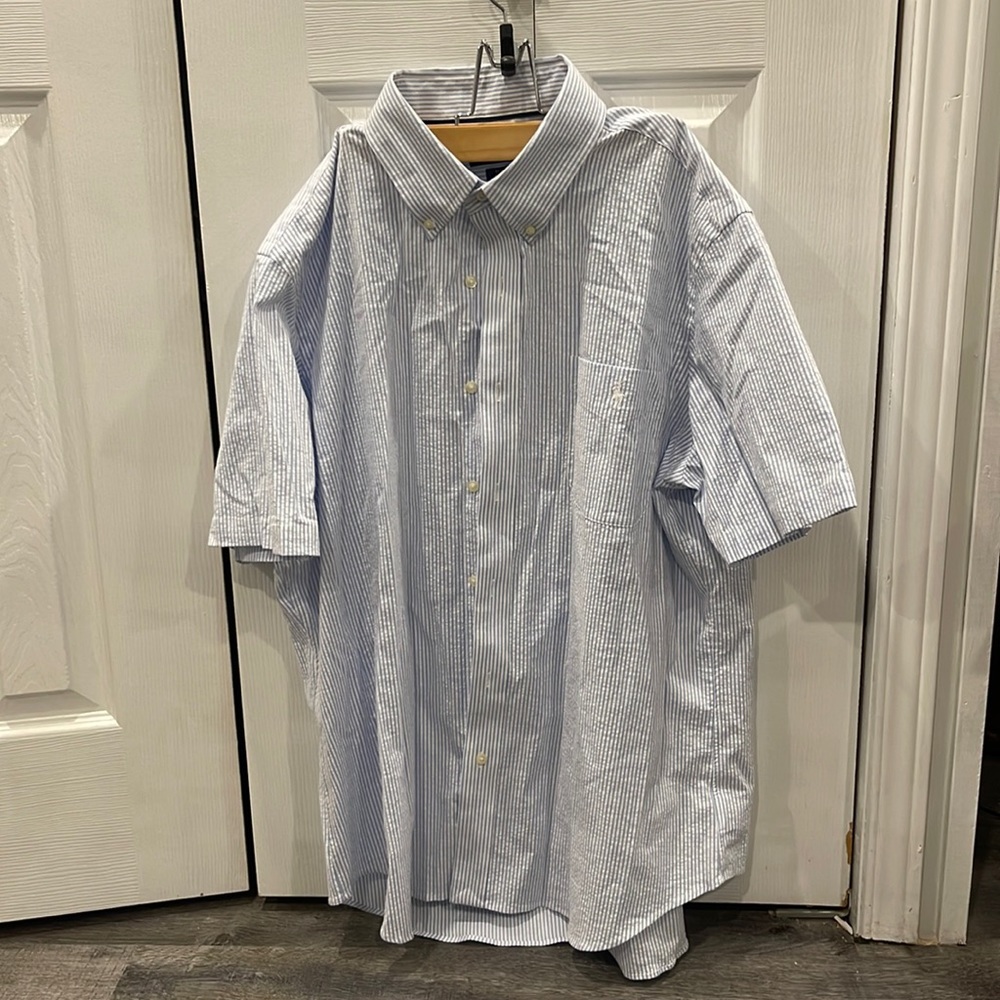 Short sleeve dress shirt